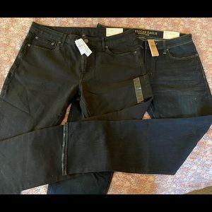 2 pairs of men’s American Eagle jeans size 36x30